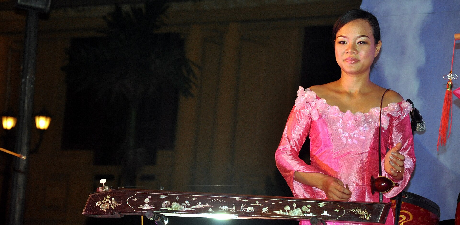 Đàn bầu